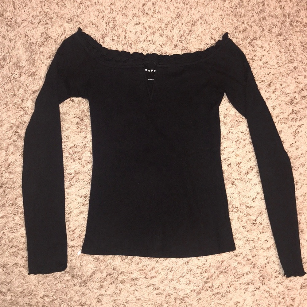 Off-the-shoulder top